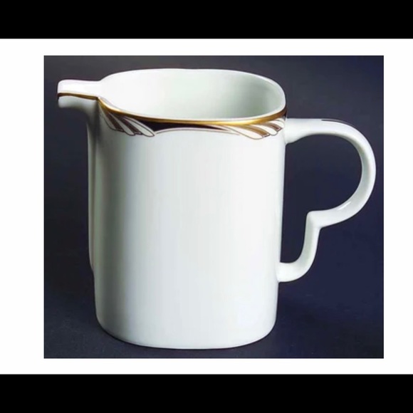 Mikasa Sugar Bowl & Lid PLUS Creamer set - Picture 3 of 3